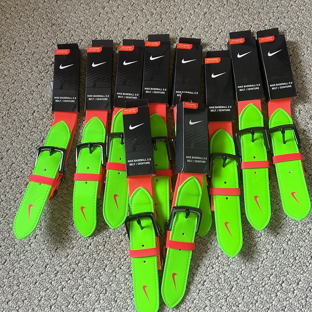 10 NWT Nike Softball Baseball softball Youth Size